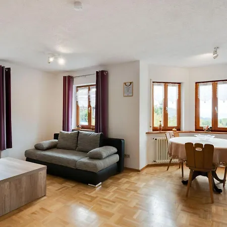On The Edge Of The Forest Apartment *